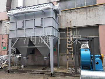 脈衝布袋除塵器安裝（zhuāng）現場